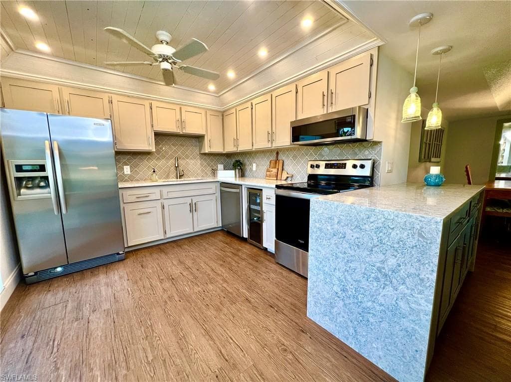 373 Palm DR 2 NAPLES, FL 34112