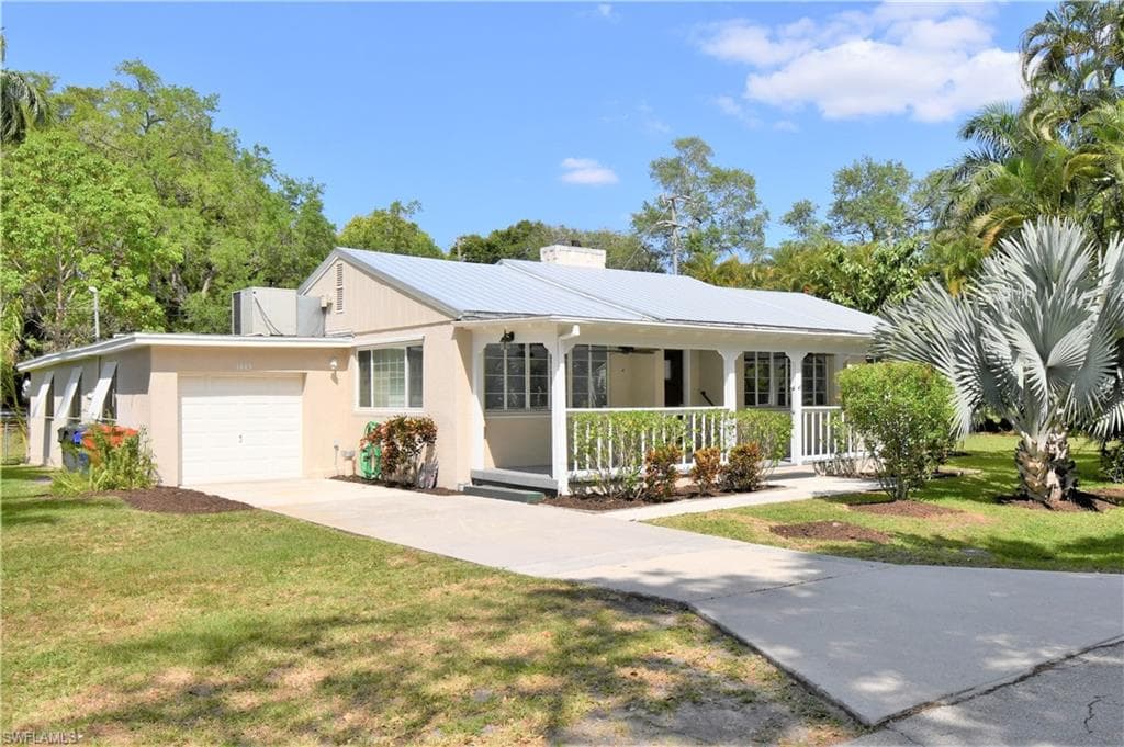 1443 Sandra DR FORT MYERS, FL 33901