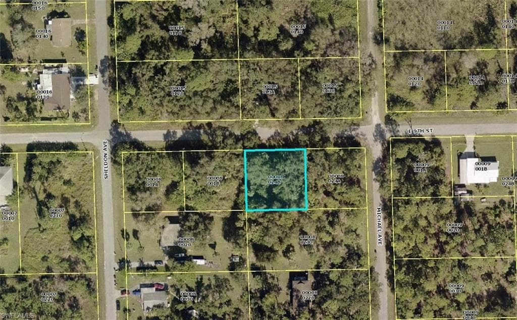 1904 E 9th ST LEHIGH ACRES, FL 33936