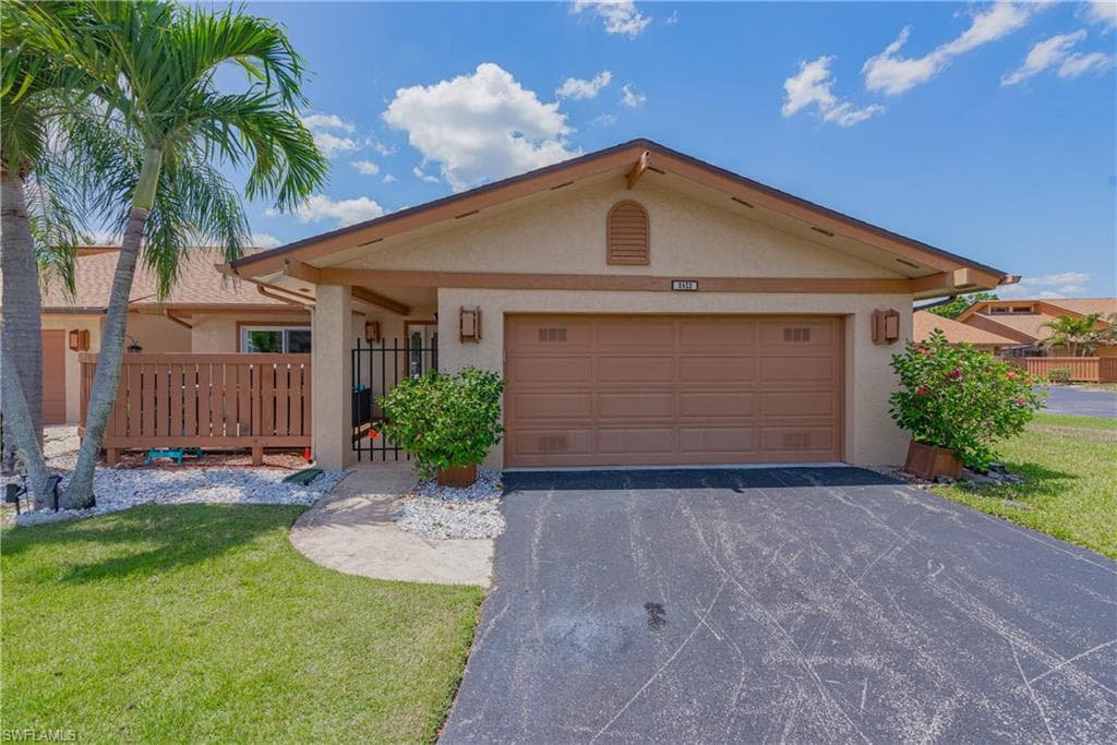 6453 Royal Woods DR FORT MYERS, FL 33908