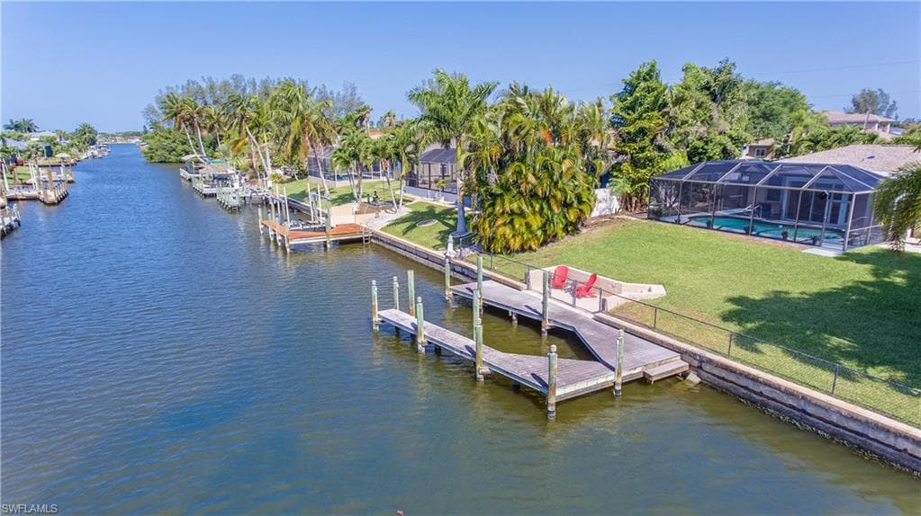524 SE 33rd ST CAPE CORAL, FL 33904