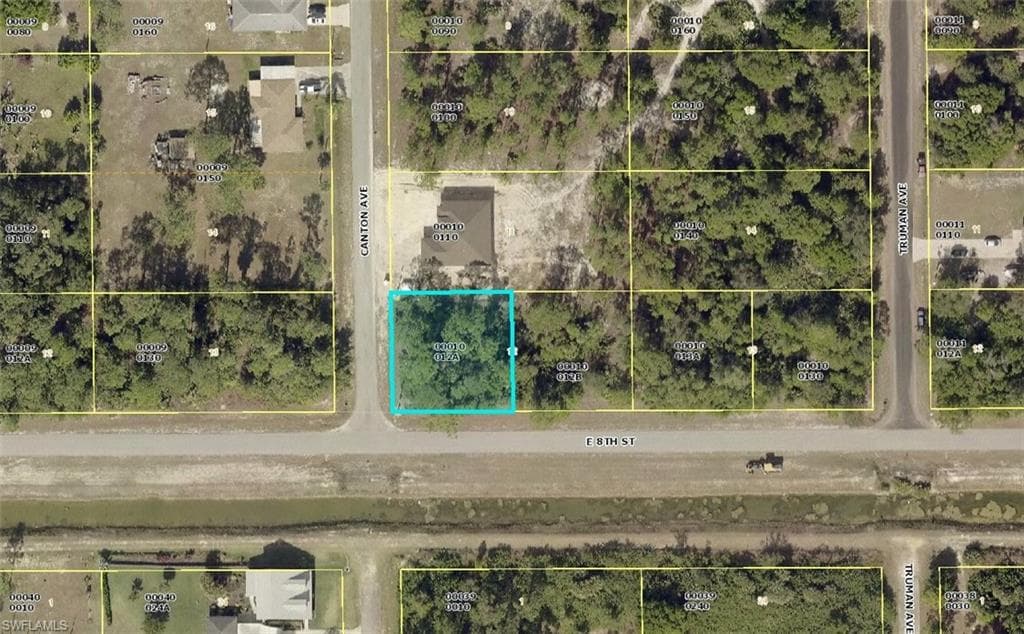 3201 E 8th ST LEHIGH ACRES, FL 33972