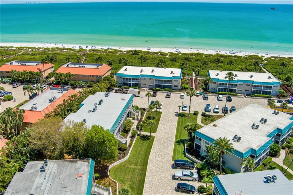 827 E Gulf DR B8 SANIBEL, FL 33957