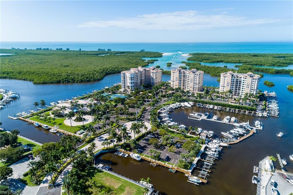 425 Dockside DR 601 NAPLES, FL 34110