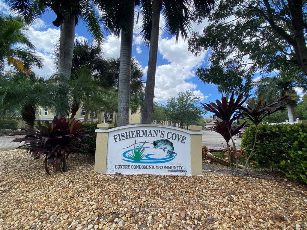 10031 Lake Cove DR 202 FORT MYERS, FL 33908