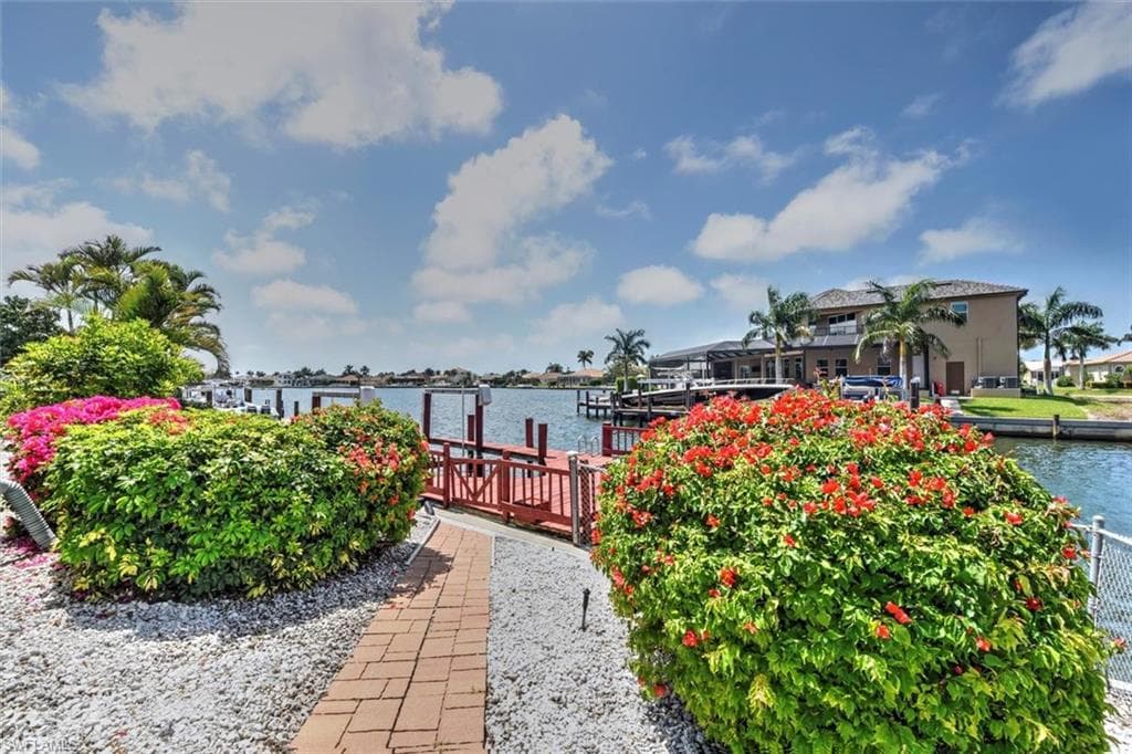 390 Bald Eagle DR MARCO ISLAND, FL 34145