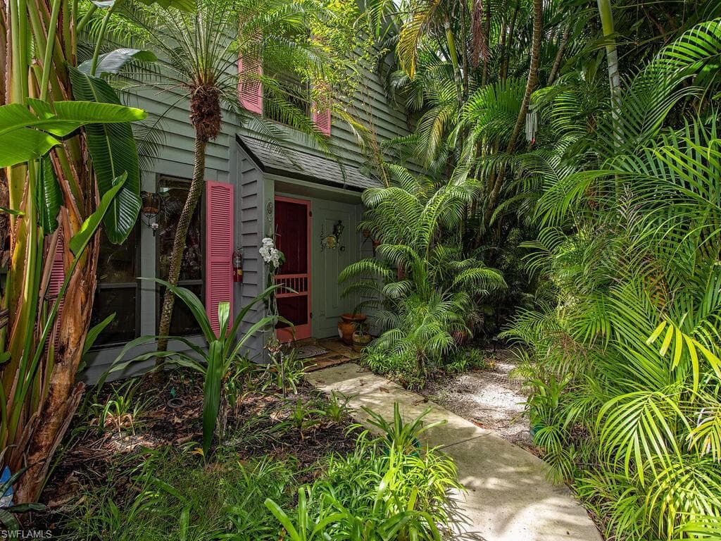 1273 Solana RD E-5 NAPLES, FL 34103