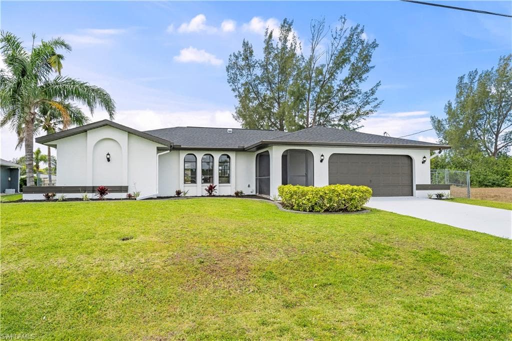 504 SE 31st TER CAPE CORAL, FL 33904