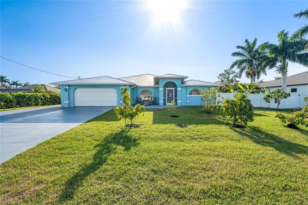 2138 8th CT CAPE CORAL, FL 33991