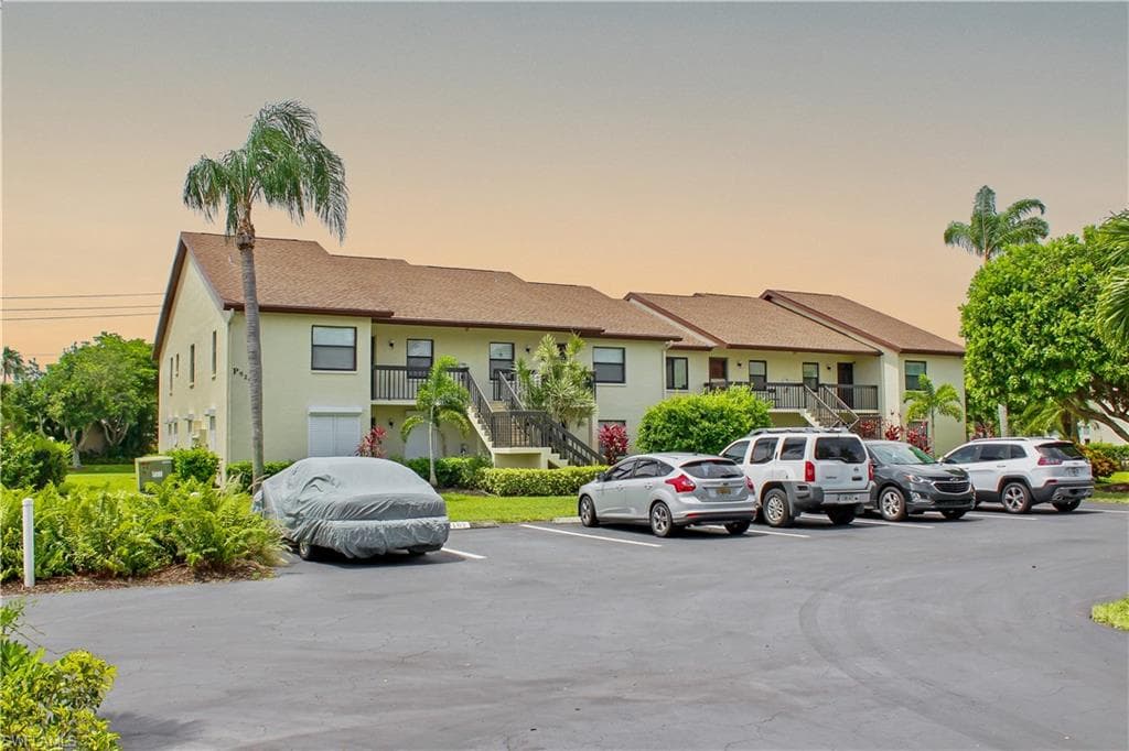 9295 Lake Park DR 202 FORT MYERS, FL 33919