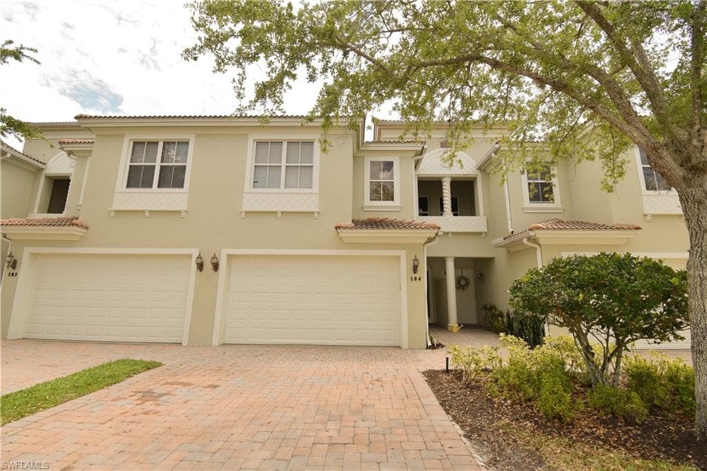 1375 Mariposa CIR 8-104 NAPLES, FL 34105