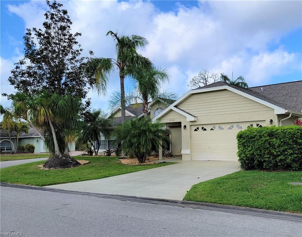 22686 Forest View DR ESTERO, FL 33928