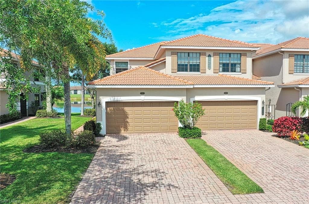 10458 Smokehouse Bay DR 101 NAPLES, FL 34120