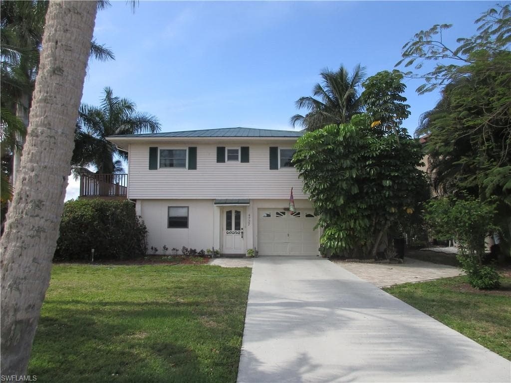 4727 Pinfish CT BONITA SPRINGS, FL 34134