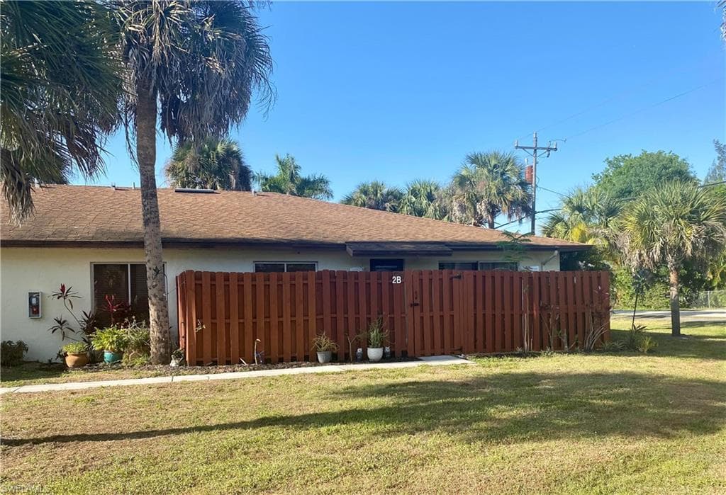 1165 Palm AVE 2B NORTH FORT MYERS, FL 33903