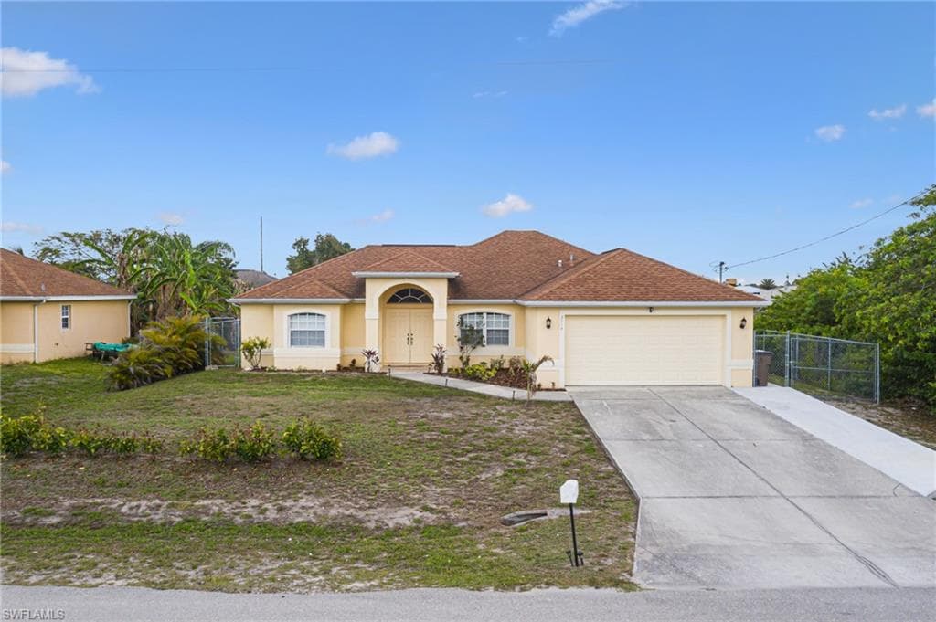 2714 24th ST SW LEHIGH ACRES, FL 33976