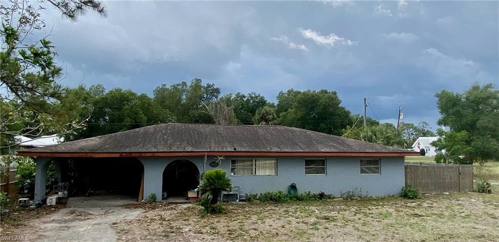 21520 Center ST ALVA, FL 33920