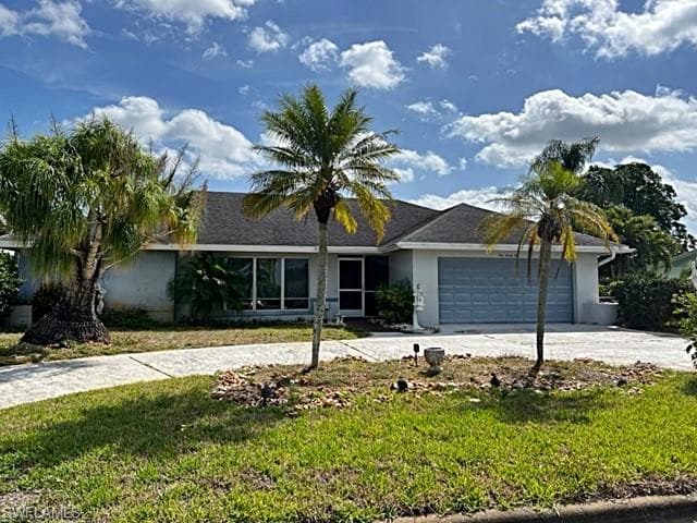 121 Daleview AVE LEHIGH ACRES, FL 33936