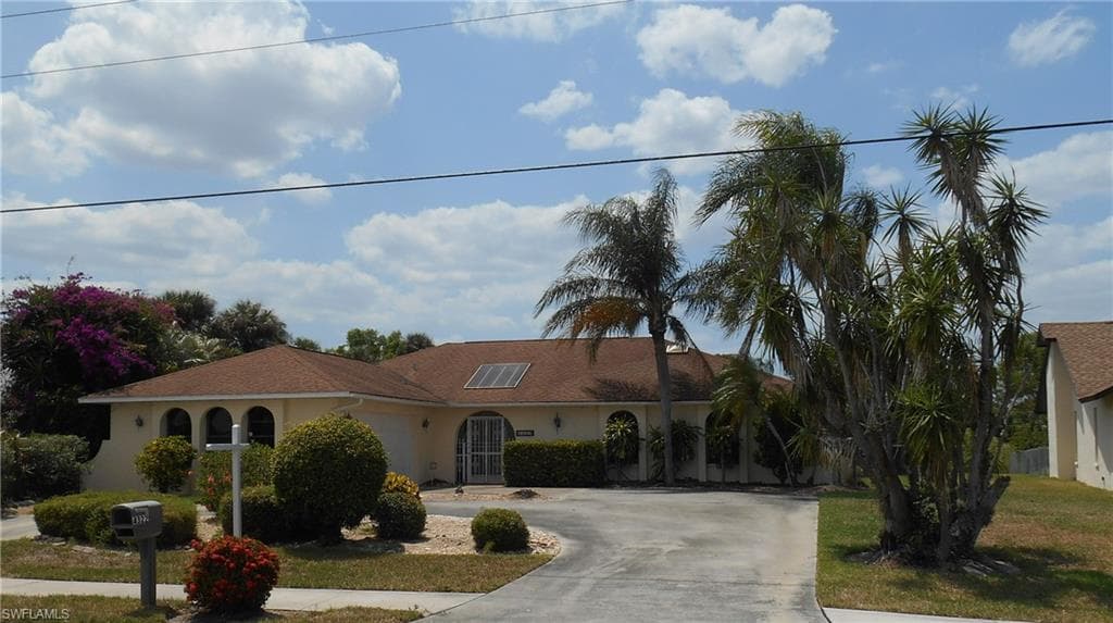 4322 Country Club BLVD CAPE CORAL, FL 33904
