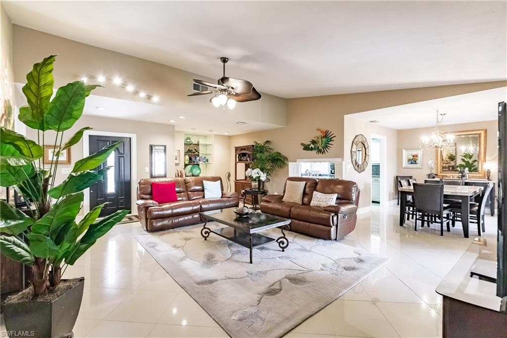5832 Wild Fig LN FORT MYERS, FL 33919