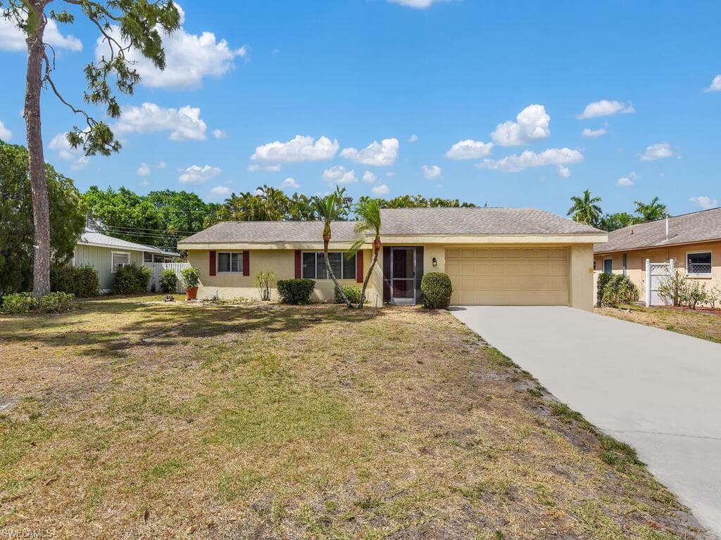 2425 Woodland CIR FORT MYERS, FL 33907