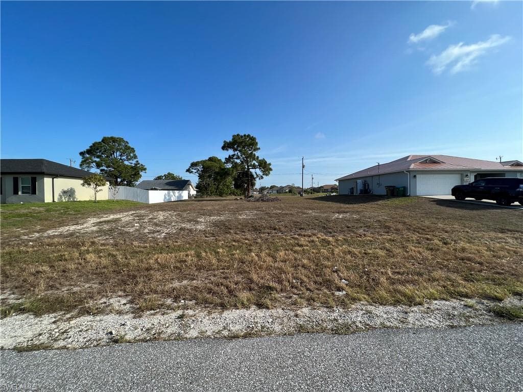 1423 NW 19th ST CAPE CORAL, FL 33993