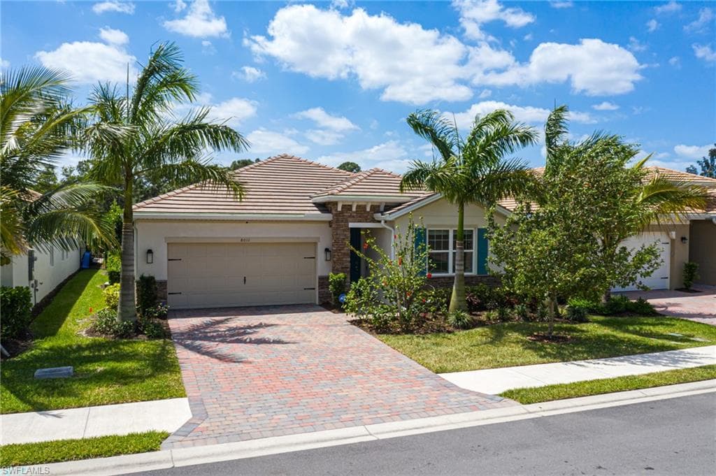 8011 Venetian Pointe DR FORT MYERS, FL 33908