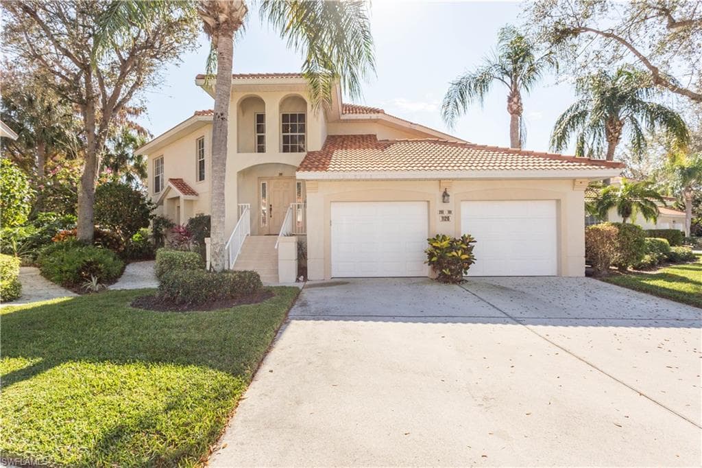 1126 Egrets Walk CIR 201 NAPLES, FL 34108