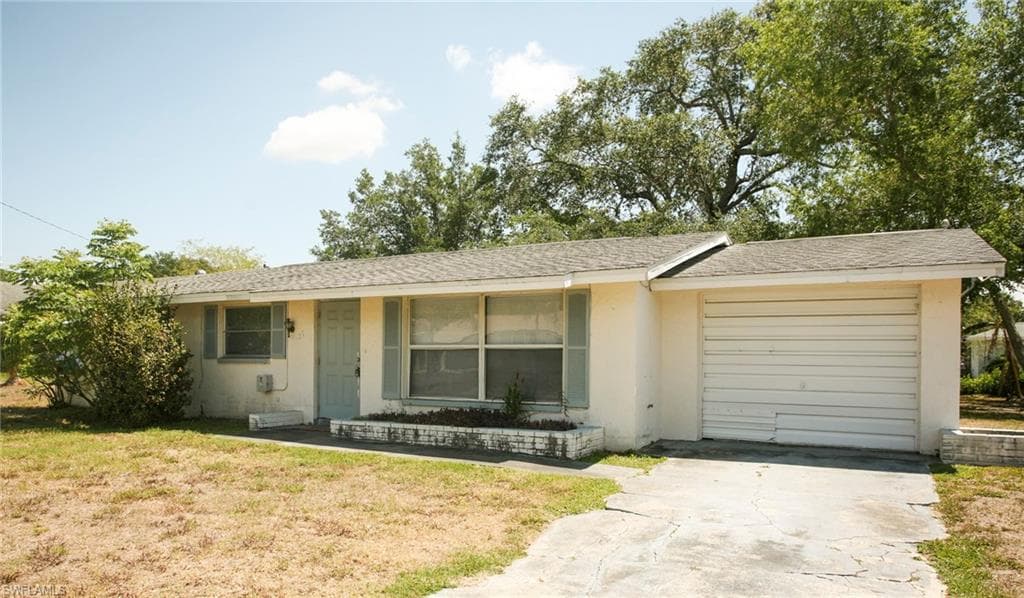 627 Erroll ST PORT CHARLOTTE, FL 33952