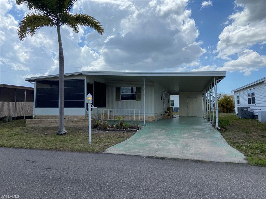 14707 Patrick Henry RD NORTH FORT MYERS, FL 33917