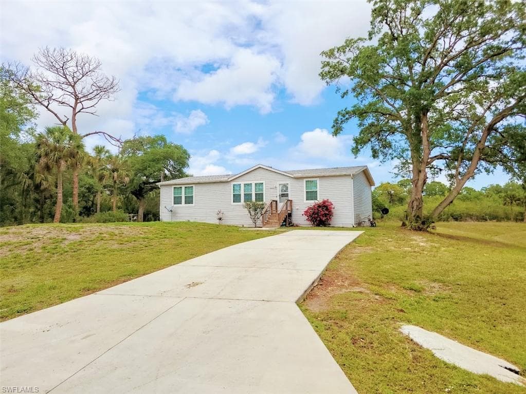 5063 N Peachtree CIR LABELLE, FL 33935