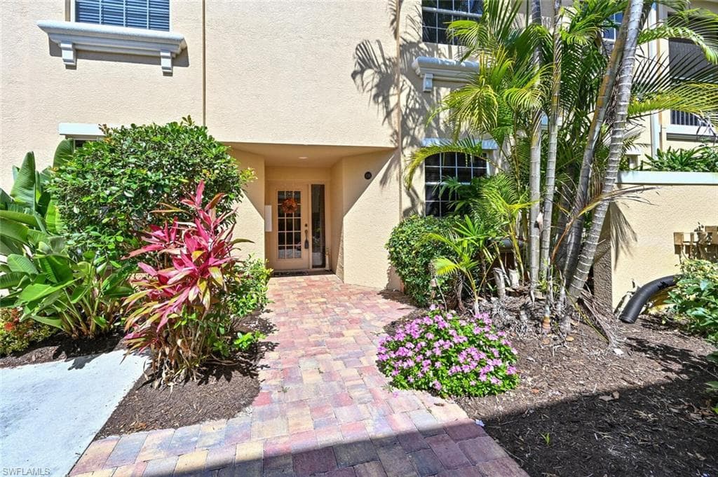 3985 Deer Crossing CT 106 NAPLES, FL 34114