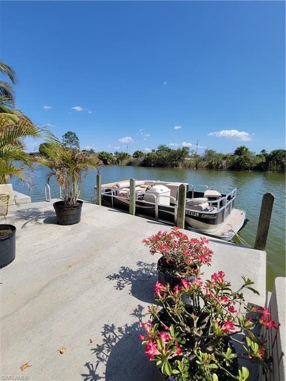 2016 NW 10th ST CAPE CORAL, FL 33993