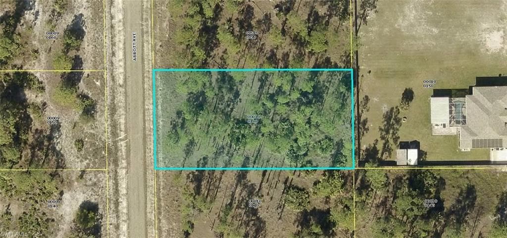 404 Abbott AVE LEHIGH ACRES, FL 33972