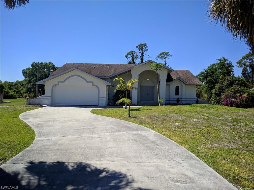 209 Lincoln AVE LEHIGH ACRES, FL 33936