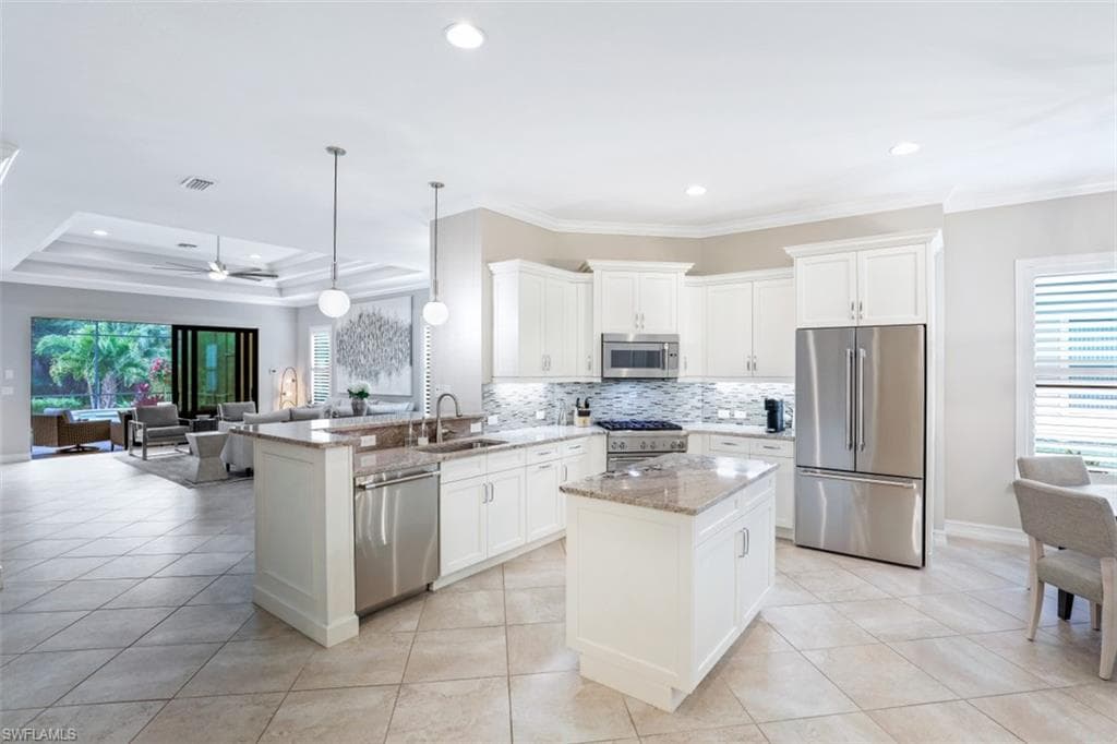 6589 Roma WAY NAPLES, FL 34113