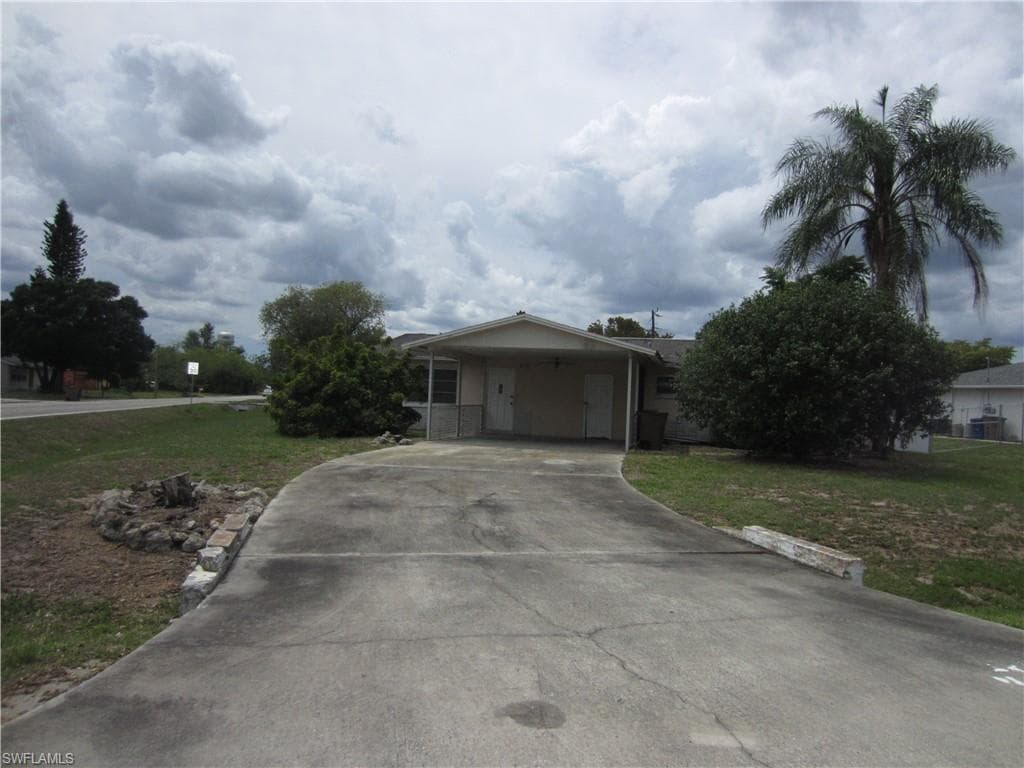 11 Illinois RD LEHIGH ACRES, FL 33936