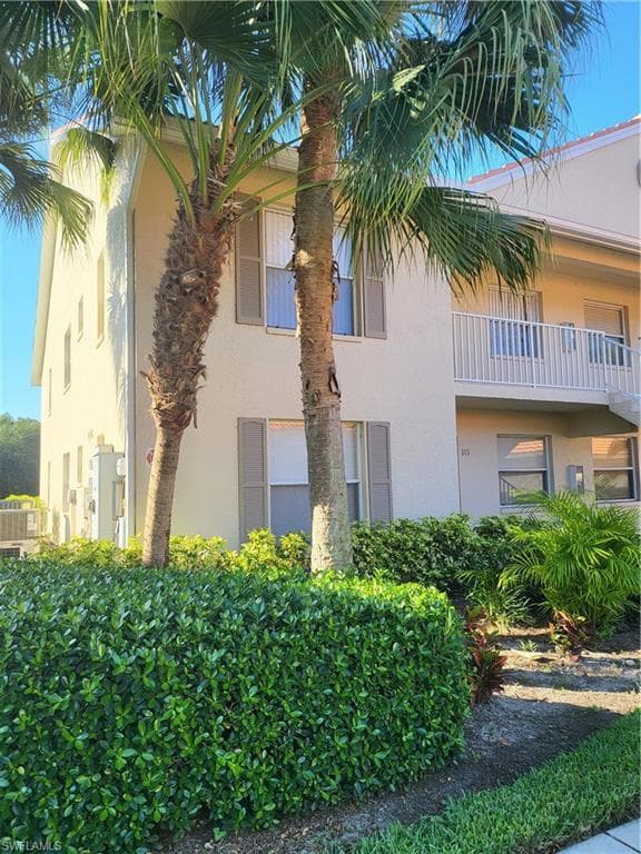 321 Robin Hood CIR 201 NAPLES, FL 34104