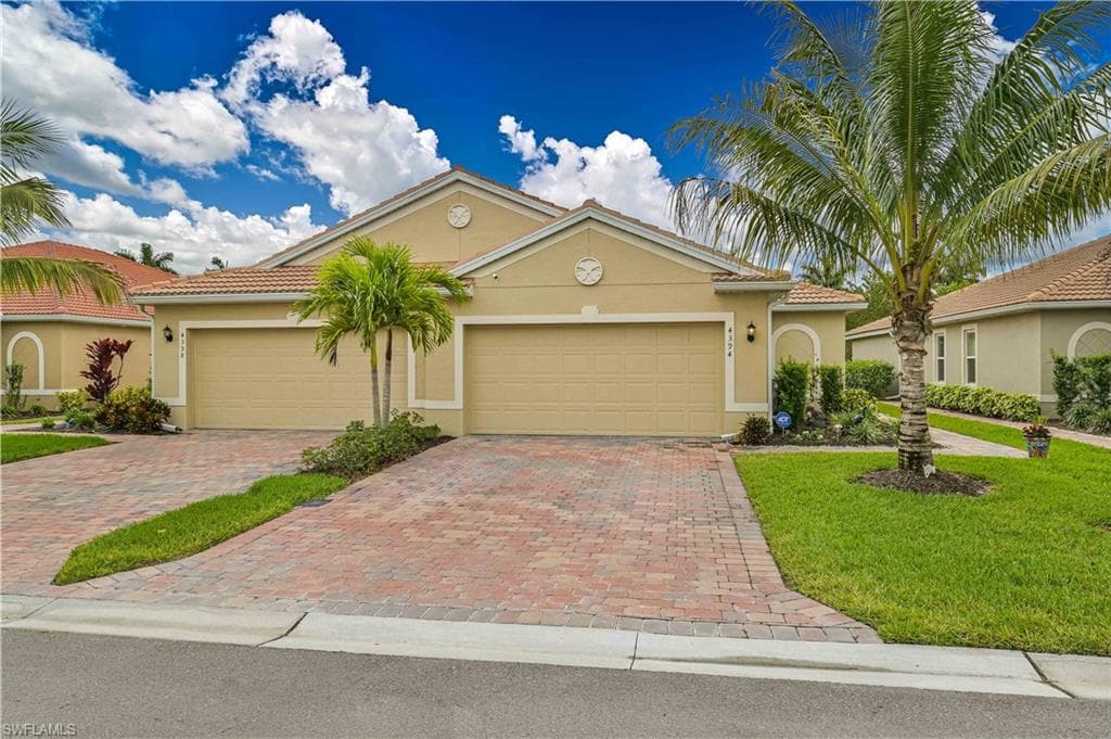 4394 Dutchess Park RD FORT MYERS, FL 33916