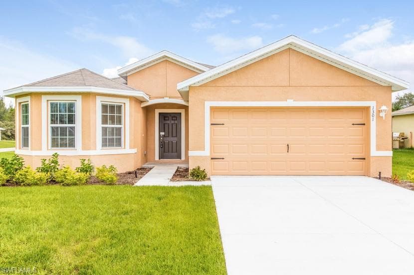 1301 SW 9th CT CAPE CORAL, FL 33991