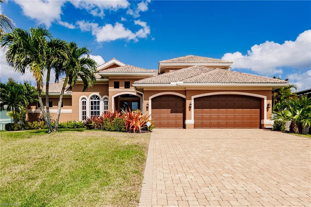 3919 SW 13th AVE CAPE CORAL, FL 33914