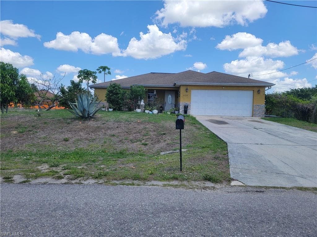 3318 34th ST SW LEHIGH ACRES, FL 33976