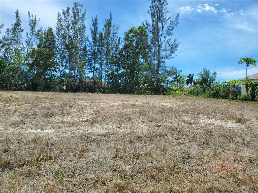 326 SW 23rd ST CAPE CORAL, FL 33991
