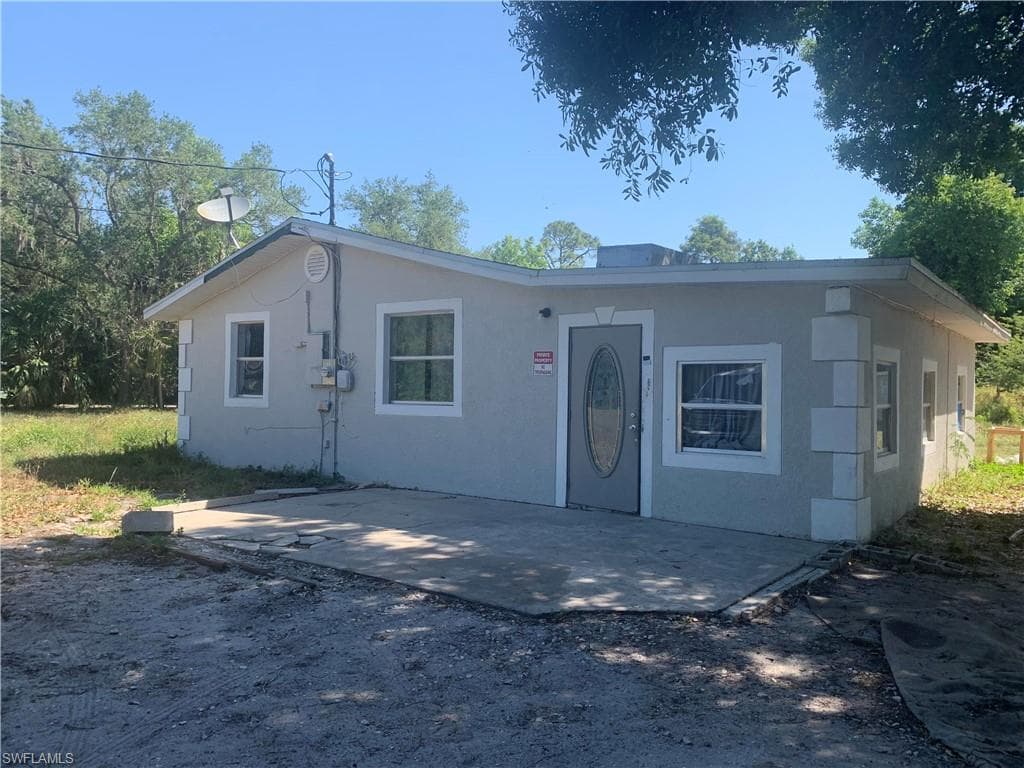 353 Santa Barbara ST NORTH FORT MYERS, FL 33903