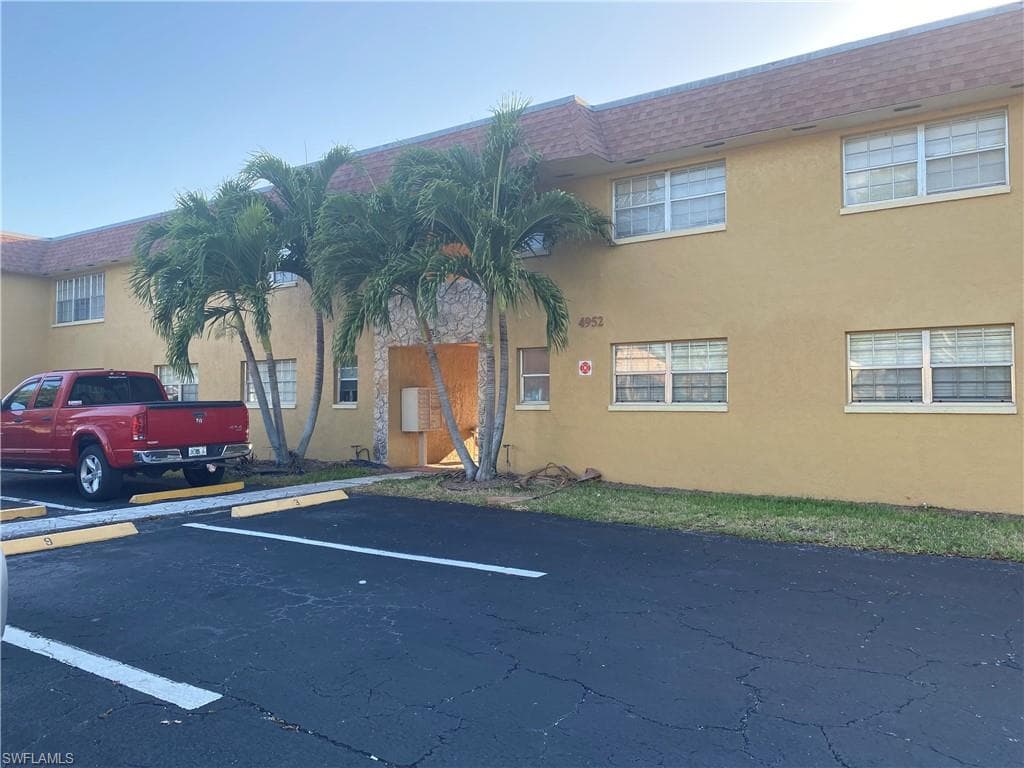 4952 Vincennes ST 10 CAPE CORAL, FL 33904