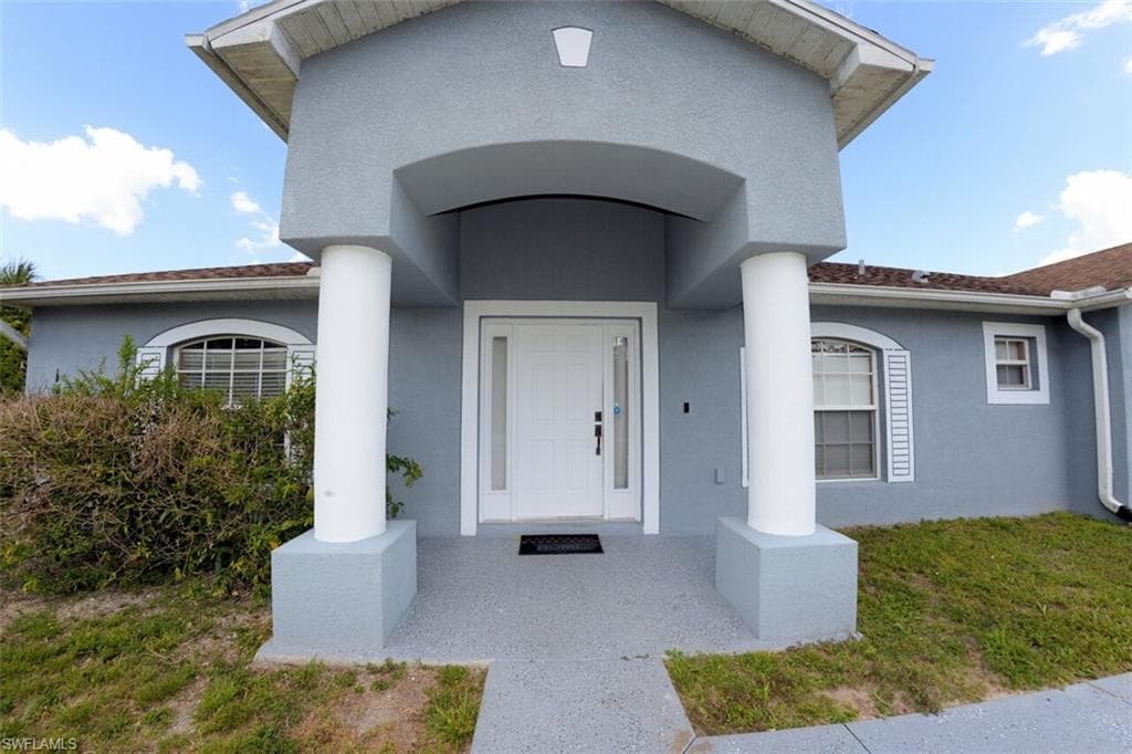325 Lubdel AVE S LEHIGH ACRES, FL 33974