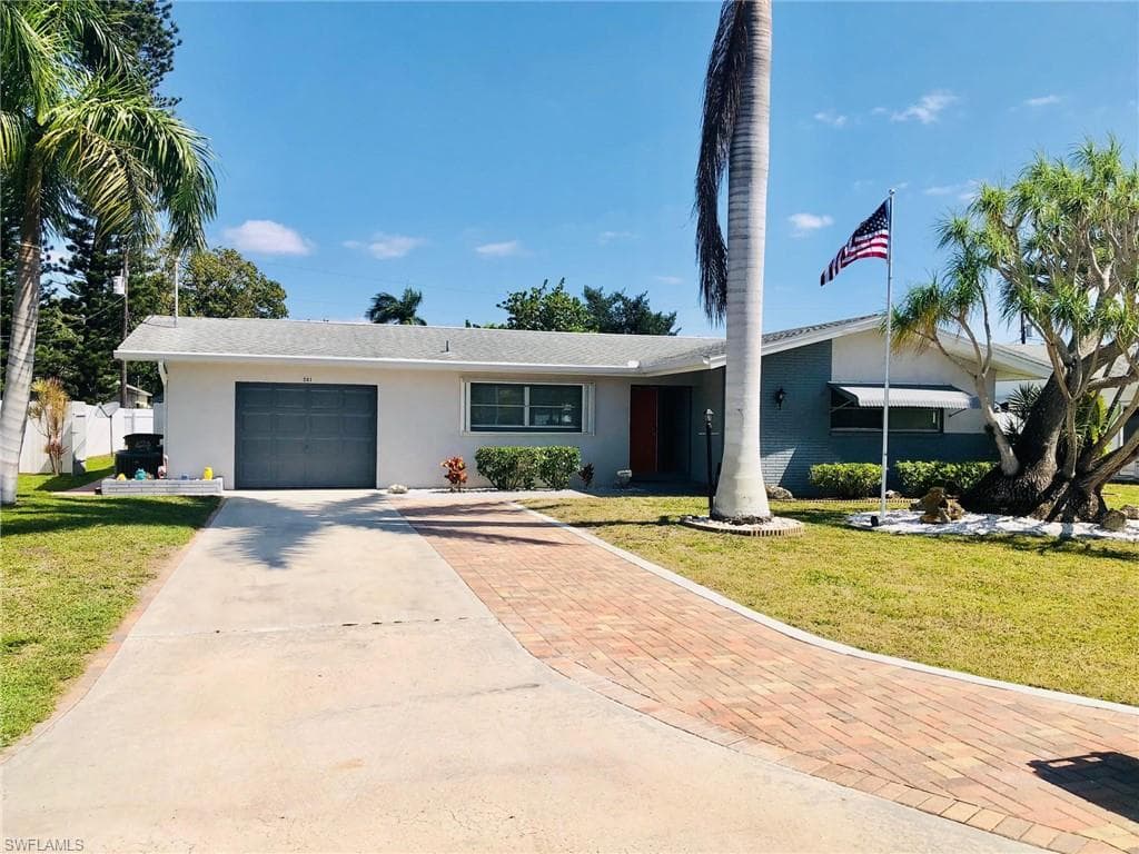 261 SE 46th TER CAPE CORAL, FL 33904