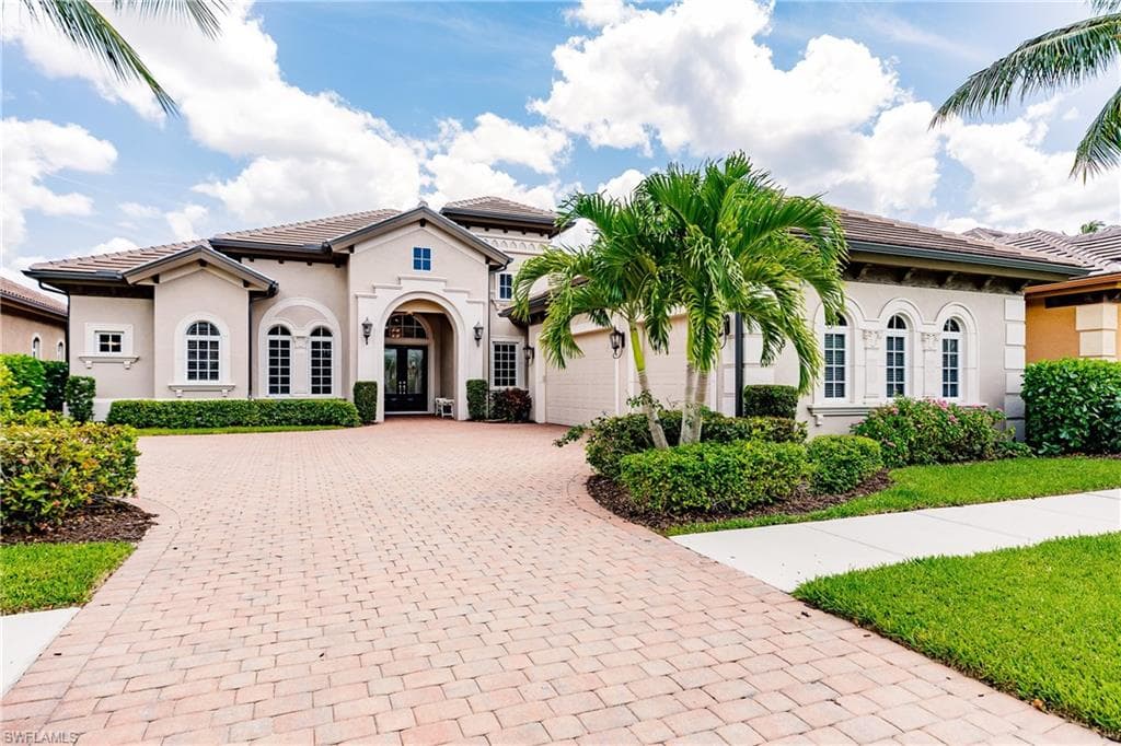 8898 Shenendoah CIR NAPLES, FL 34113