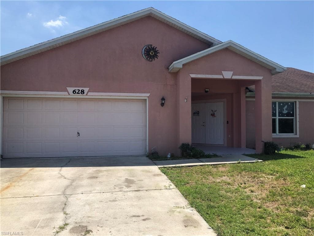 628 Kingsbury ST E LEHIGH ACRES, FL 33974