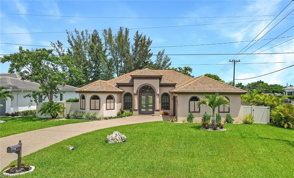 1601 28th TER CAPE CORAL, FL 33914